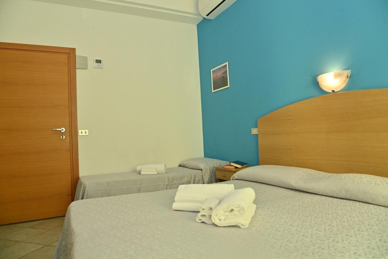 Hotel Italy Misano Adriatico Exterior photo