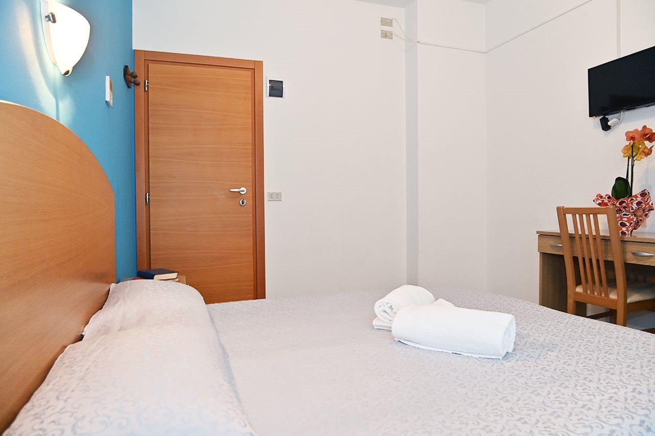 Hotel Italy Misano Adriatico Exterior photo